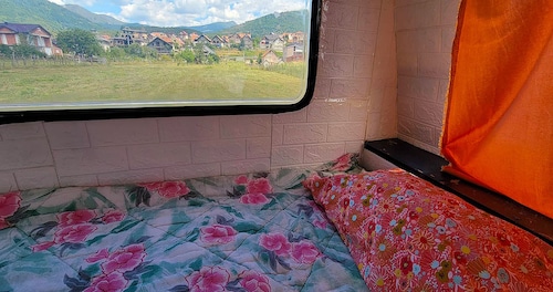 Dvokrevetna soba sa pogledom na jezero