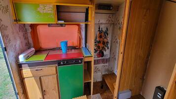 Cookware/dishes/utensils