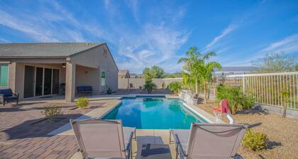 Like New Home Private pool ,New furnishings, 20 mins to State Farm stadium