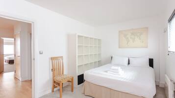 2 bedrooms, iron/ironing board, internet, bed sheets