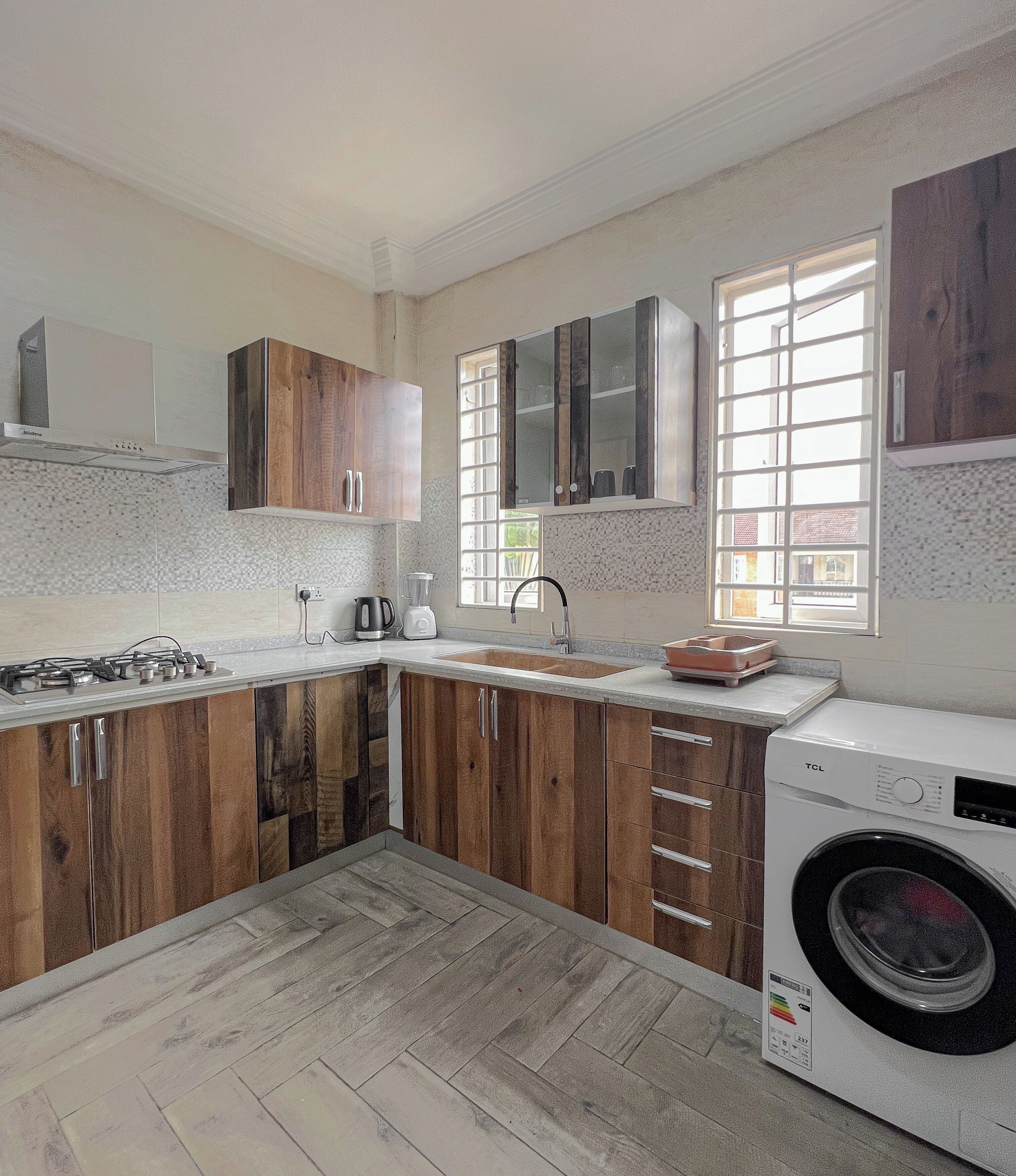 Réfrigérateur, micro-ondes, four, cafetière/bouilloire