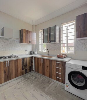 Fridge, microwave, oven, coffee/tea maker