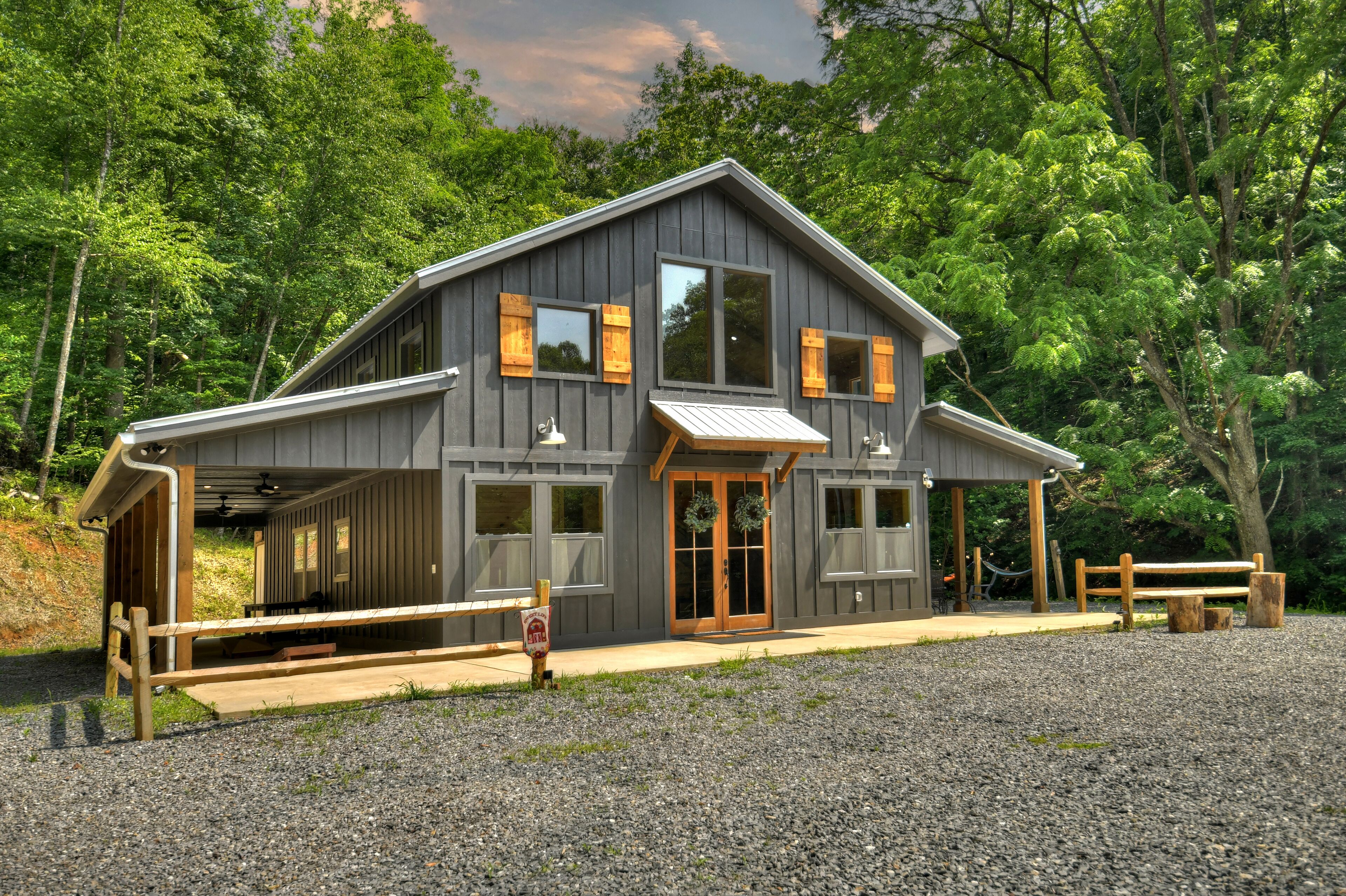 Brand New Barndominium in the heart of Aska, 5 min to dntwn, no steep drives