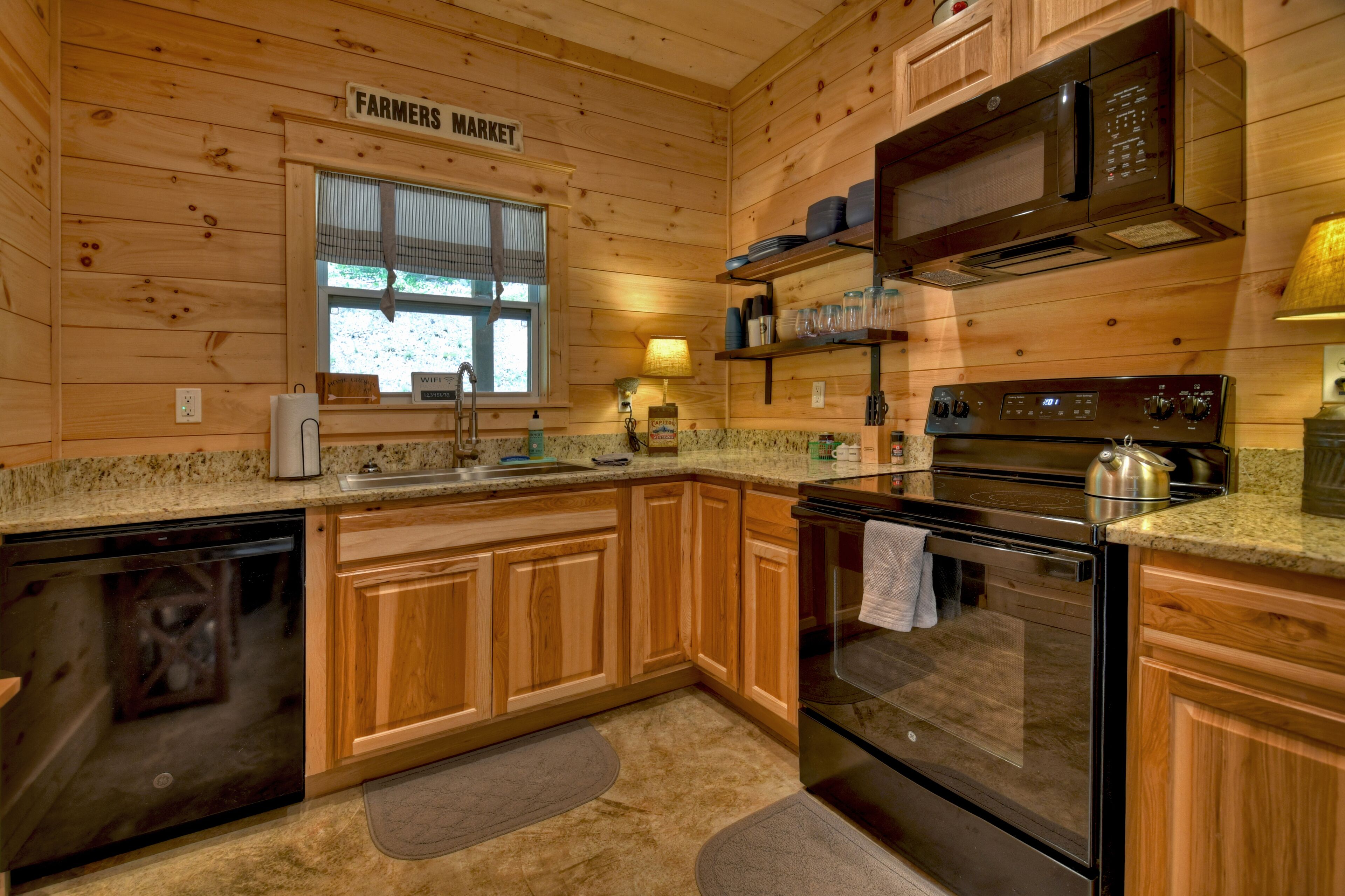 Brand New Barndominium in the heart of Aska, 5 min to dntwn, no steep drives