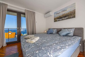 2 bedrooms, WiFi - Villa comfortably furnished with pool (Klenovica)