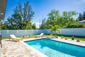 Outdoor pool, a heated pool - Luxurious SW Florida Pool Home (Cape Coral)