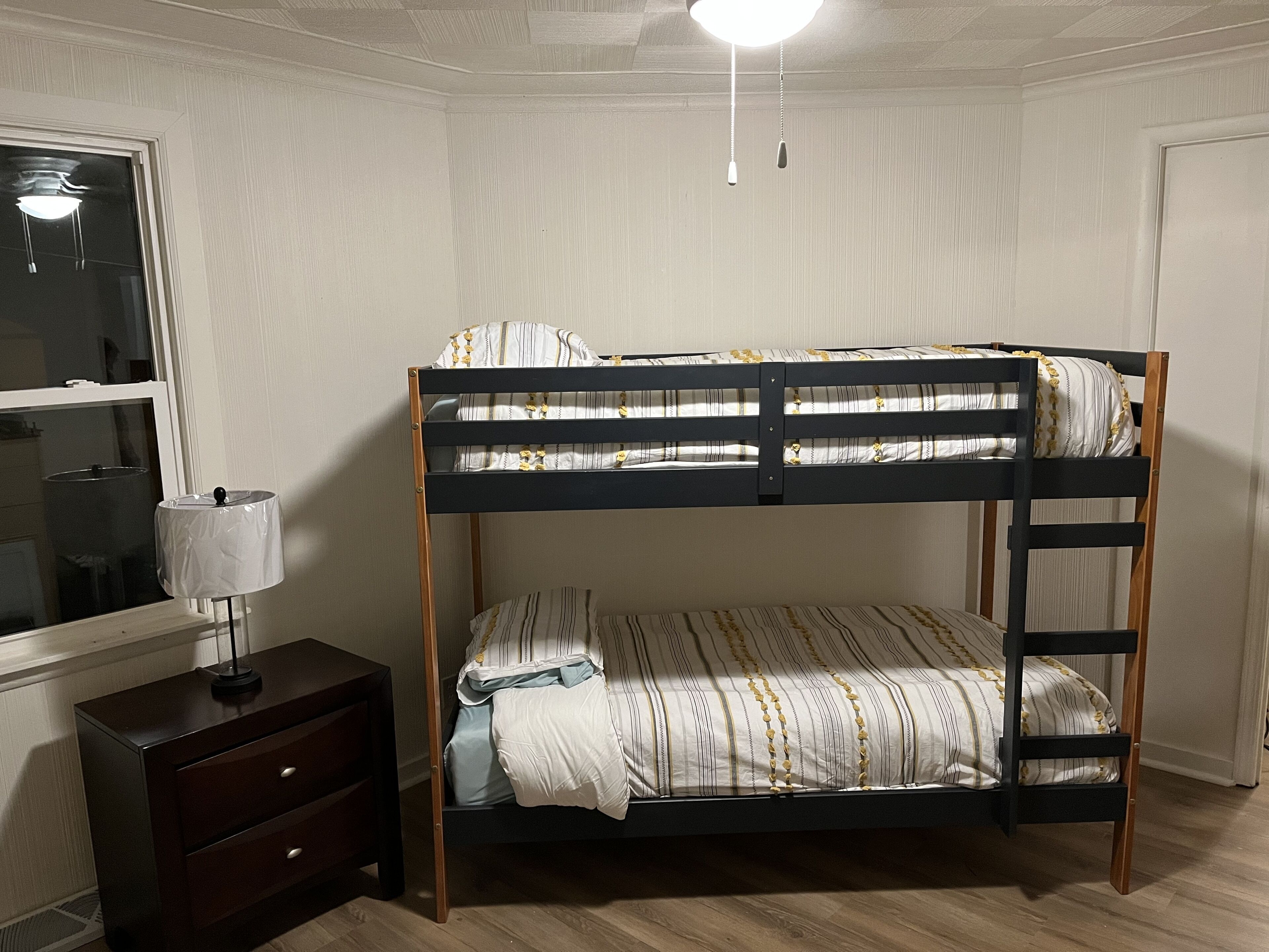 Remodeled apartment, walking distance to down town