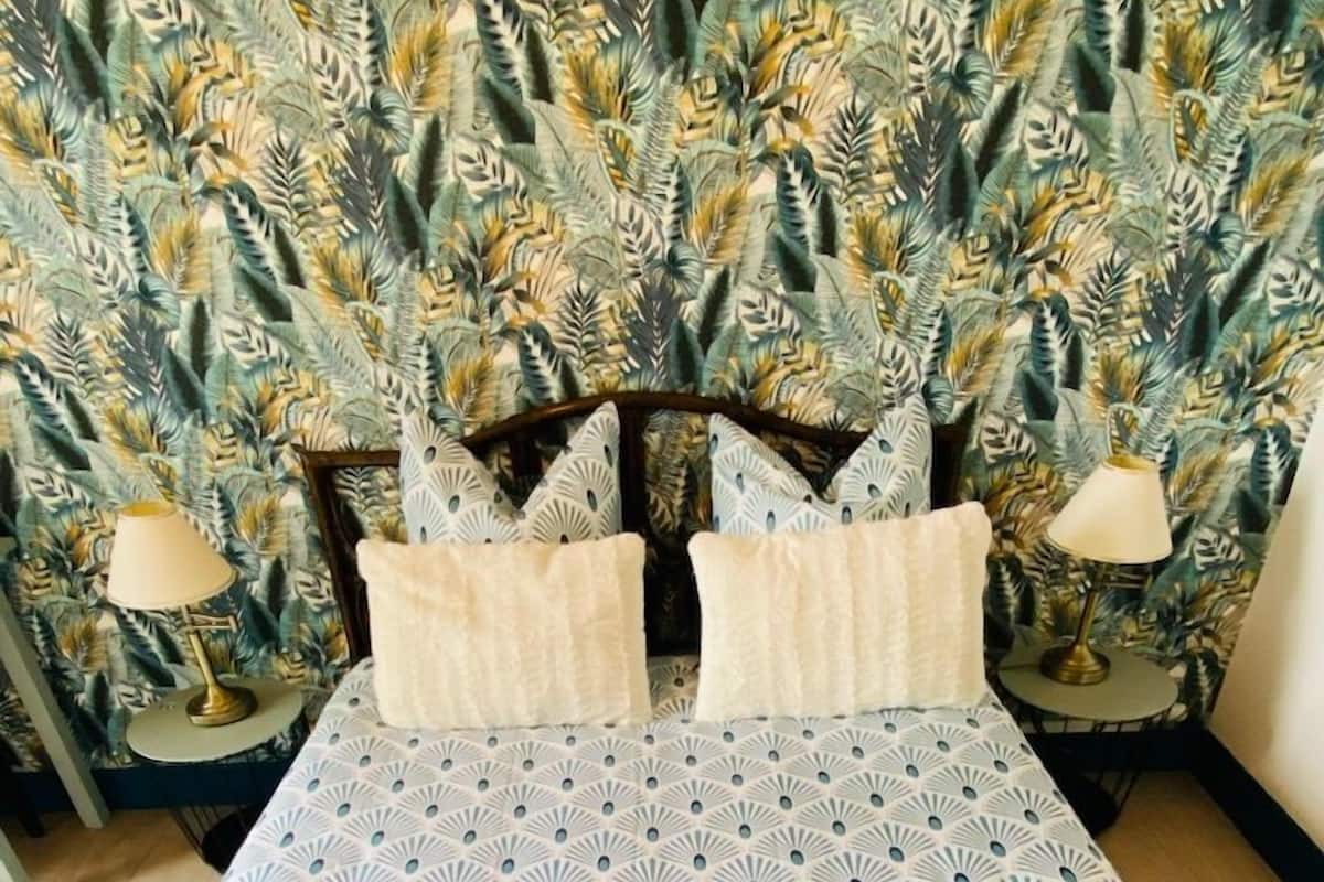 Comfort Double Room | Soundproofing, travel crib, free WiFi