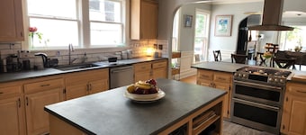 Historic Renovated Loft in Downtown Albany, OR.