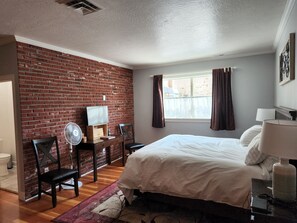 3 Schlafzimmer, Schreibtisch, Bügeleisen/Bügelbrett, kostenloses WLAN