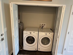 Interior - Lovely One Bedroom Apartment in the Heart of Midtown (Omaha)