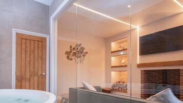 Shower, jetted bath, hair dryer, towels