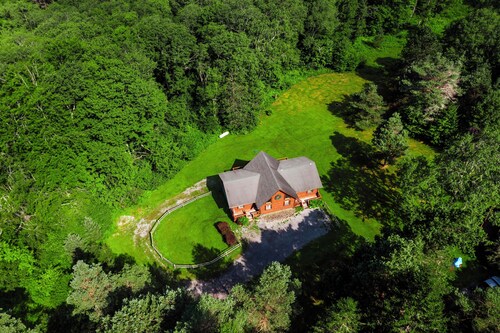 ML30 Close to ski resorts and towns! Hot tub! Pets OK