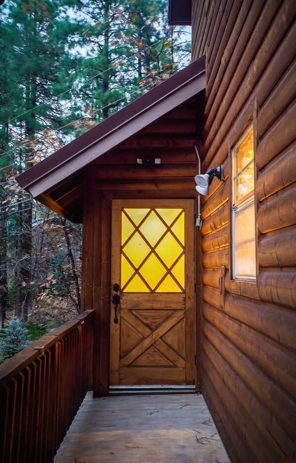 Exterior detail - A cozy treehouse cabin in the heart of Pinetop. (Pinetop-Lakeside)