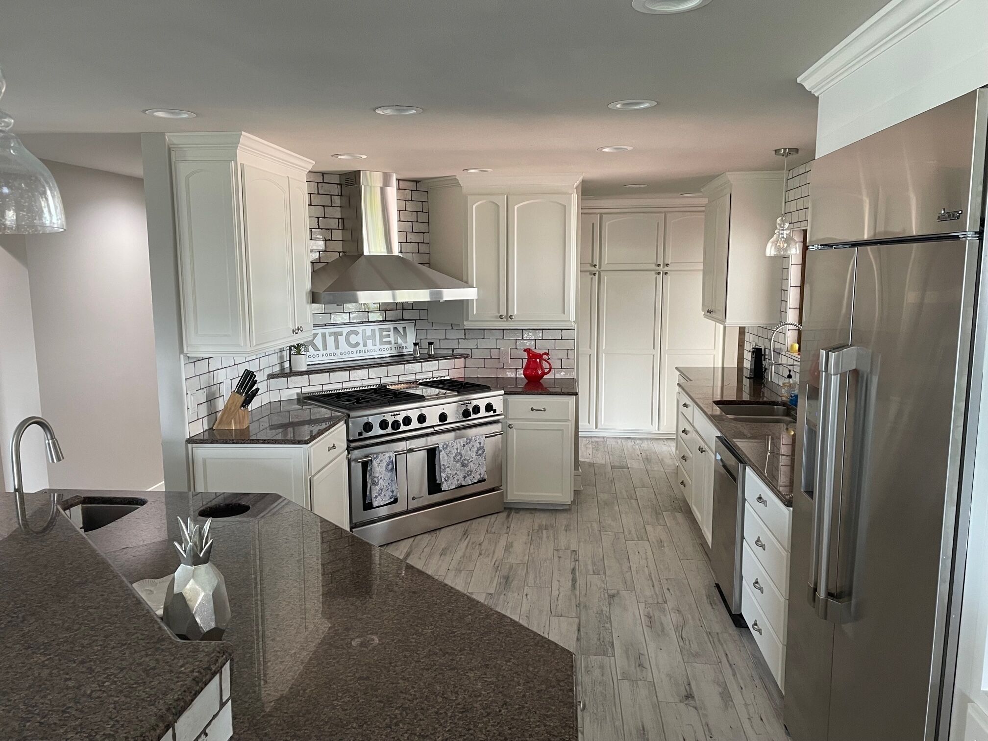 6 Bedroom, 4200 Ft. House with Private Pier! Dolphins, Fishing and Fun!!!