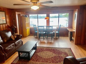 Smart TV, books, stereo