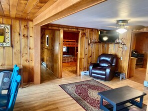 3 bedrooms, free WiFi, bed sheets