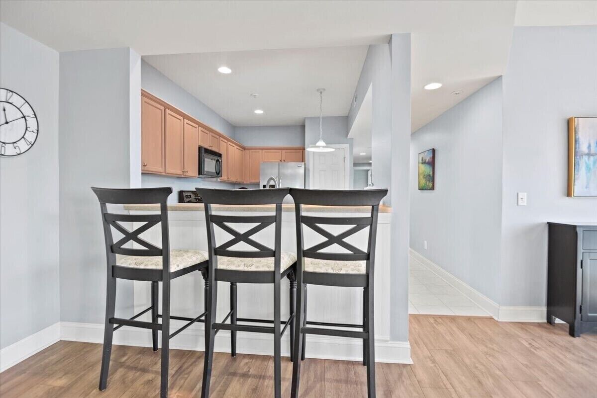 COMPLETELY UPDATED 3BD 2BTH 1700 SQFT CONDO - BEACH, GOLF, SHOPS, & FUN