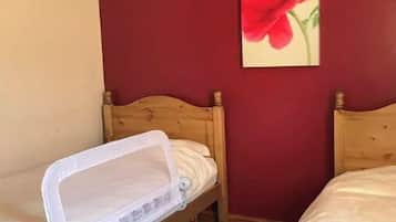 2 bedrooms, iron/ironing board, WiFi, bed sheets