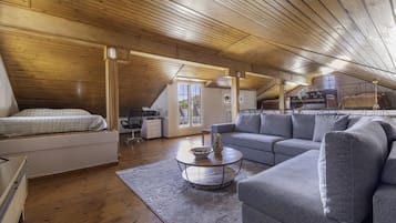 Smart TV, chimenea y impresora