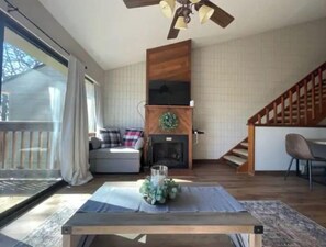 Smart TV, chimenea