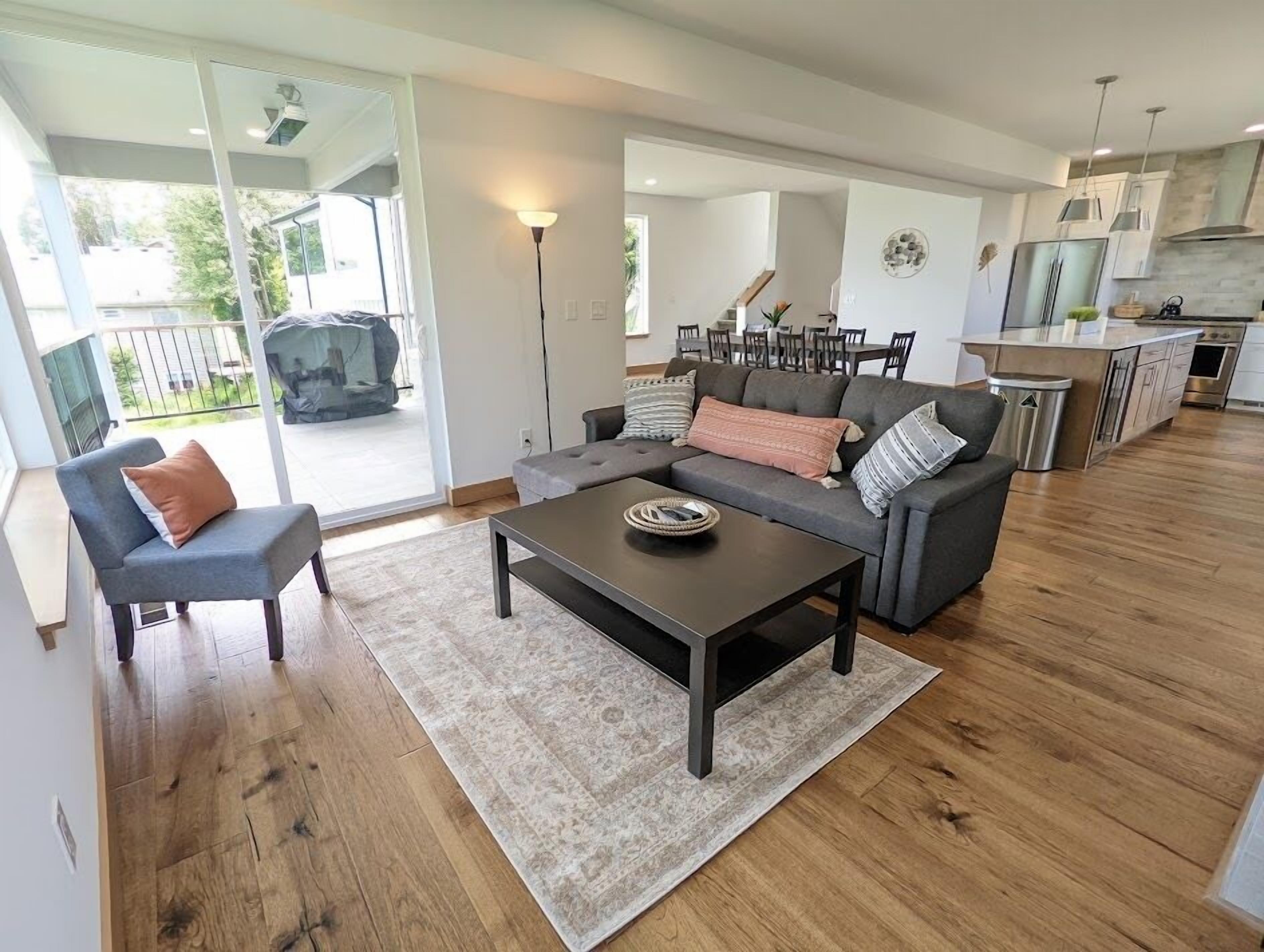 Seattle Vacation Home: Alki Beach House. Central Air Conditioning!