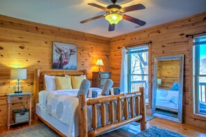 3 bedrooms, iron/ironing board, travel cot, free WiFi - Candyland Cabin | Game Room + Fire Pit & Views 🔥⛰️ + Biltmore Pass (Candler)