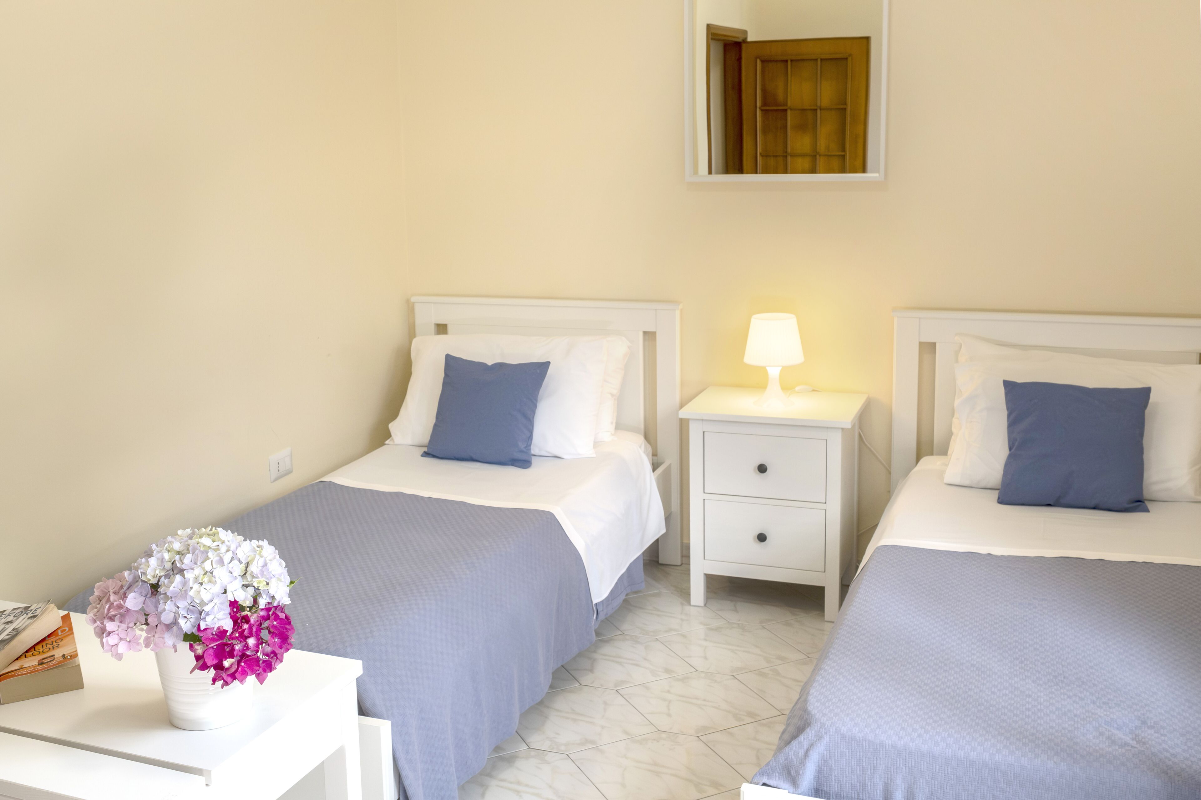 VILLA LA NATURA x6 WITH GARDEN AND FREE PRIVATE PARKING