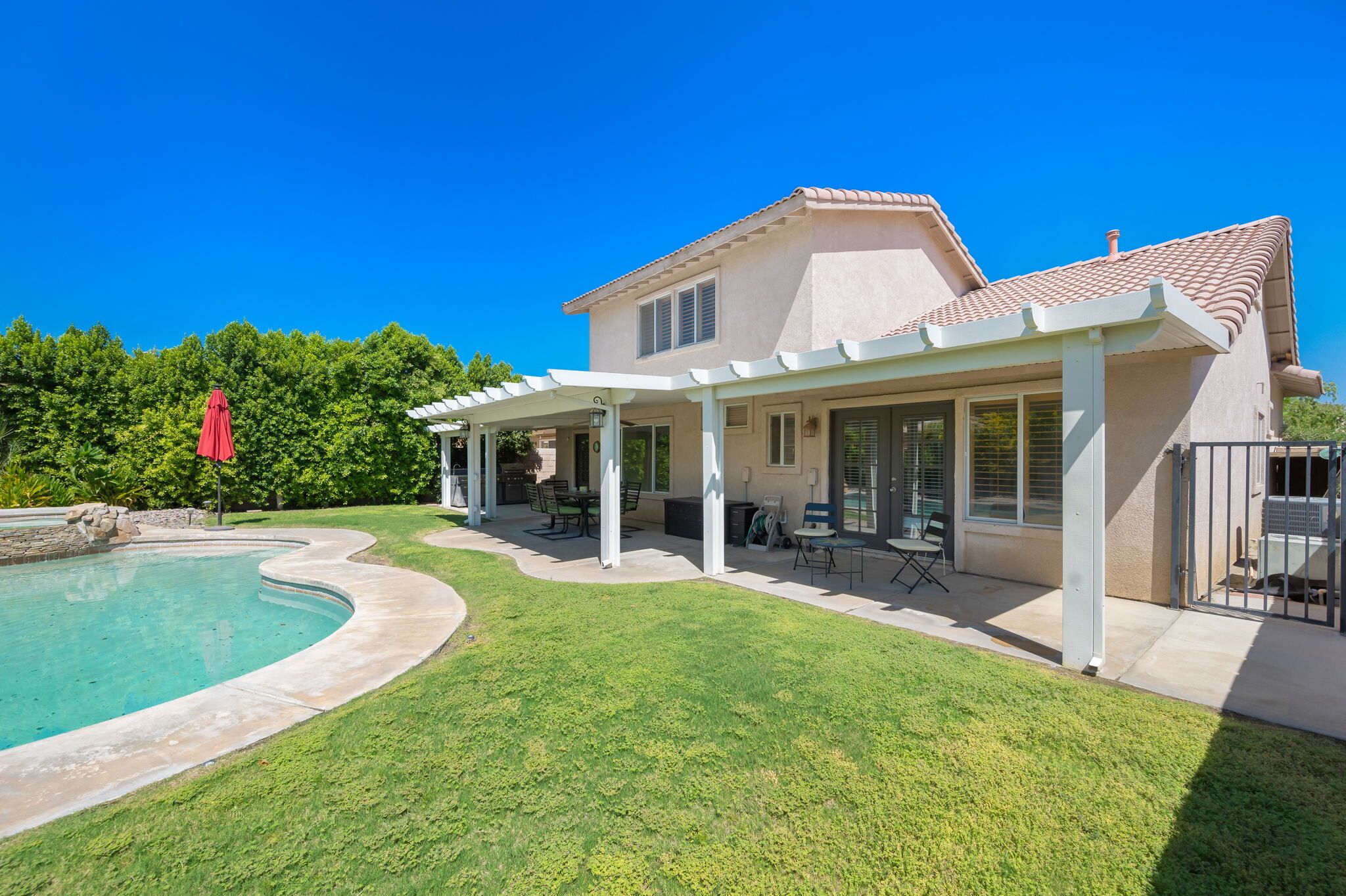Mountain View La Quinta Home- Pool/Spa & Loft