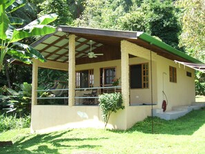 Exterior - Coconut Grove Oceanfront Cottages Playa Domincalito (Dominical)