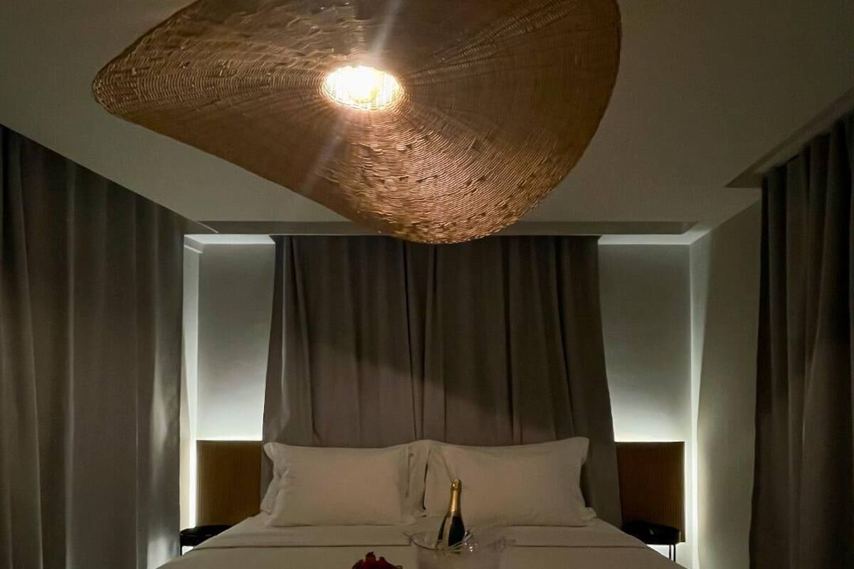 Minibar, in-room safe, blackout drapes, iron/ironing board (on request)