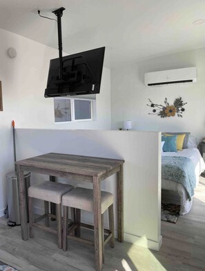 1 Schlafzimmer, Bügeleisen/Bügelbrett, kostenloses WLAN, Bettwäsche