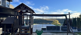 Au Bon Orchard - Catskills Mountain Views/Private Heated Pool and Jacuzzi