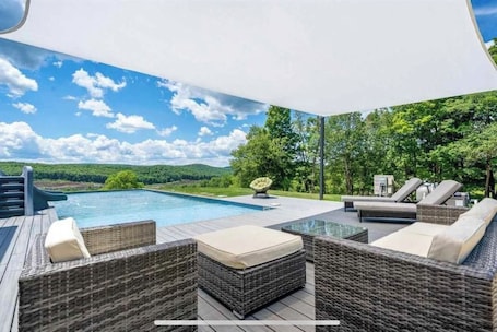 Outdoor pool, a heated pool