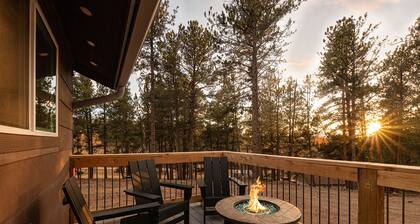 Charming, Dog-friendly Cabin Nestled at 8500 feet