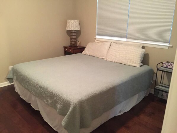 3 عدّة غرف نوم ومكواة/لوح كي وواي فاي وملاءات أسرّة