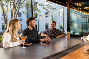 Bar (in der Unterkunft)