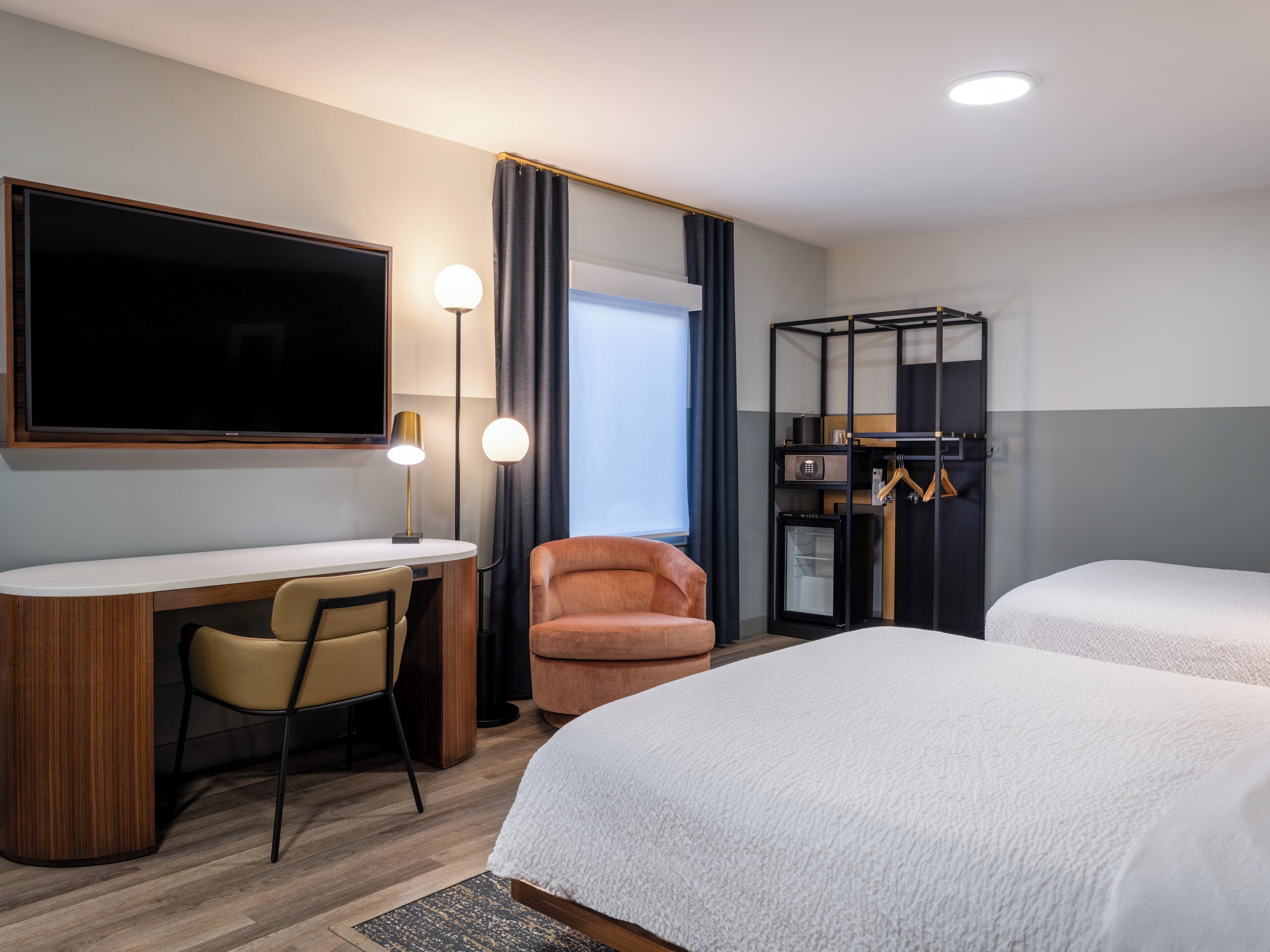 Chambre Standard, 2 grands lits (Communications Accessible) | Literie de qualité, lit avec matelas à plateau-coussin, coffre-fort