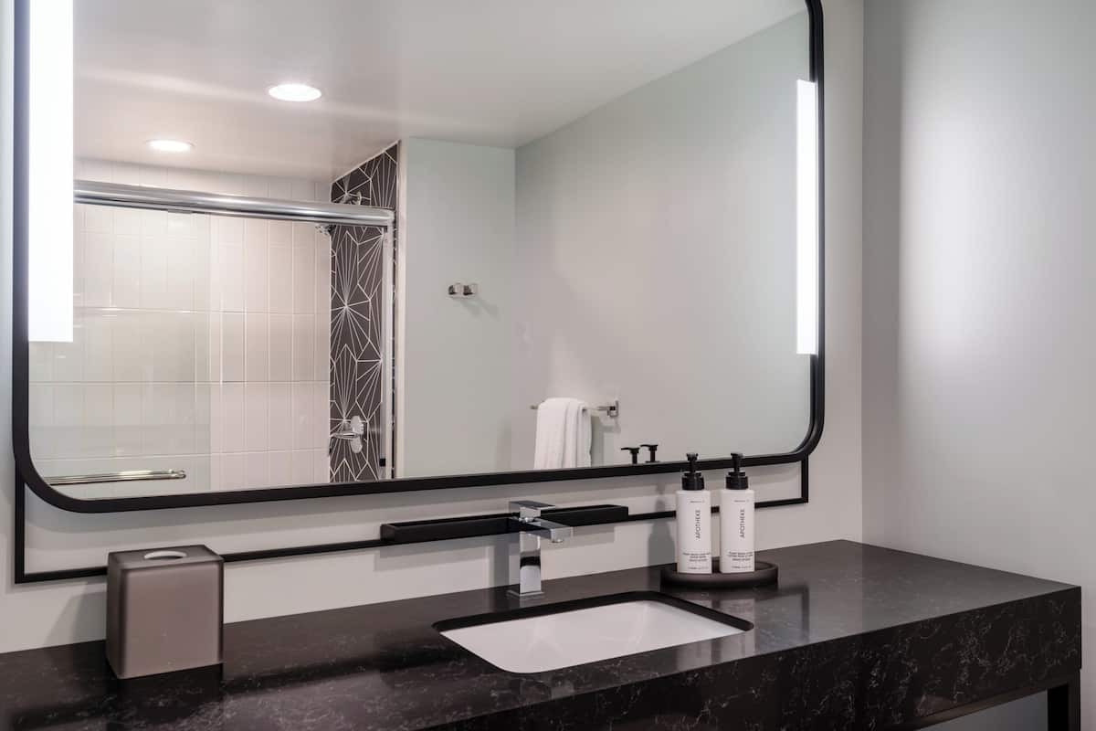 Literie de qualité, lit avec matelas à plateau-coussin, coffre-fort