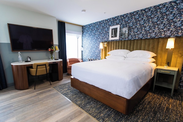 Premium bedding, pillow-top beds, in-room safe, desk