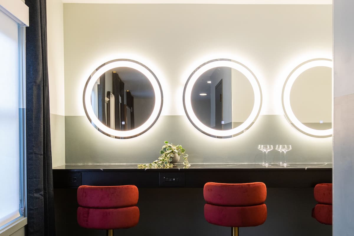 Literie de qualité, lit avec matelas à plateau-coussin, coffre-fort