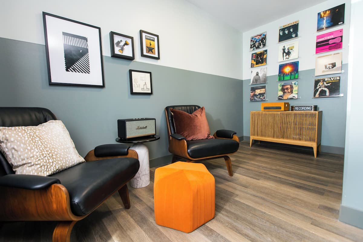 Literie de qualité, lit avec matelas à plateau-coussin, coffre-fort