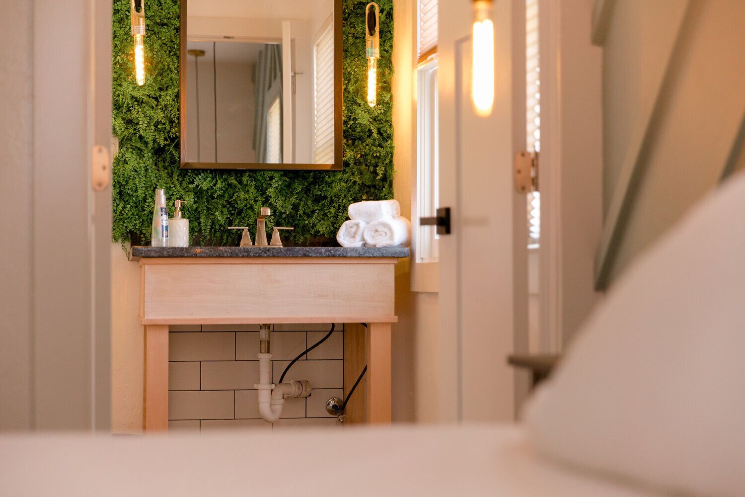 Cozy Studio in the Heart of the Plaza District!