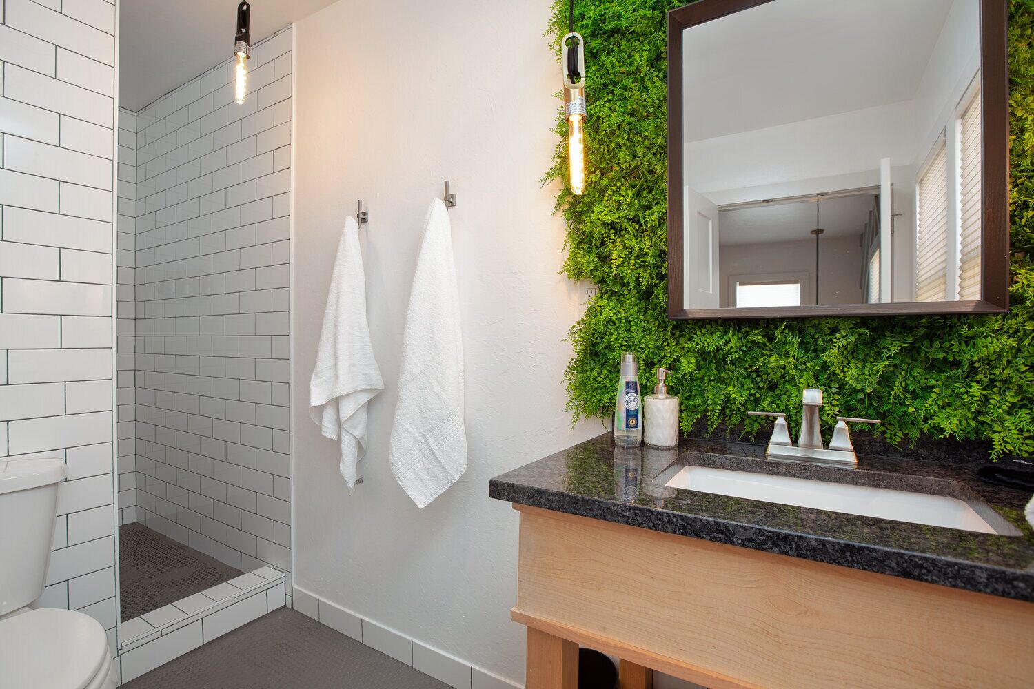 Cozy Studio in the Heart of the Plaza District!