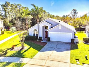 Exterior - Ref 06. Stunning luxury villa on 5 Star Lake Berkley Resort. (Osceola County)