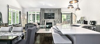 luxury 5 bedroom home on blue mountain property