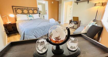 Mad Men Retro Style w/ Record Player