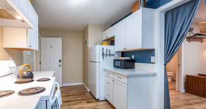 Mad Men Retro Style w/ Record Player