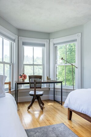 5 camere, una scrivania, ferro/asse da stiro, Wi-Fi