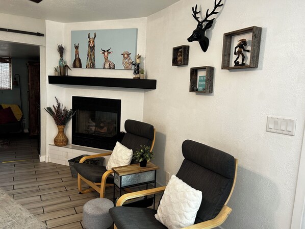 Interior - Modern Farmhouse in Midtown Tucson (Tucson)